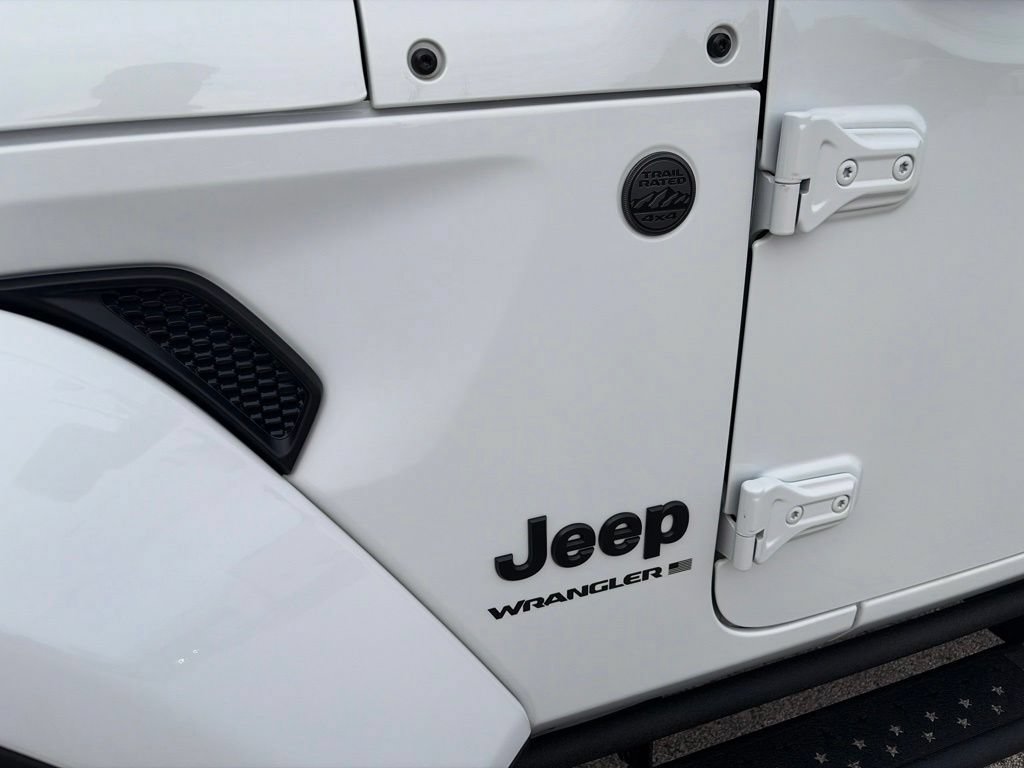 Used 2026 Jeep Wrangler Unlimited Sahara AWD/4WD image 34