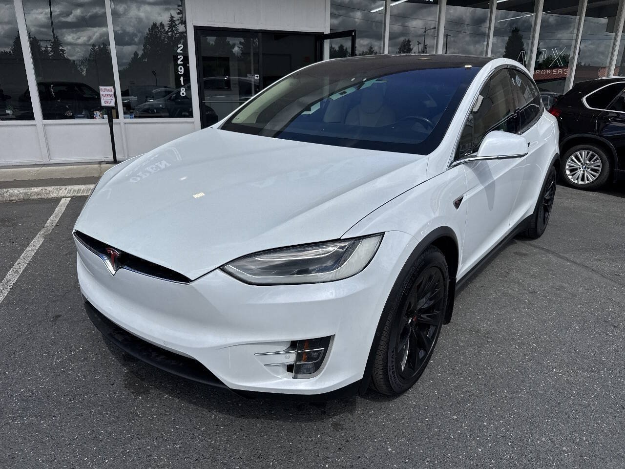 Used 2016 Tesla Model X Performance AWD/4WD image 1