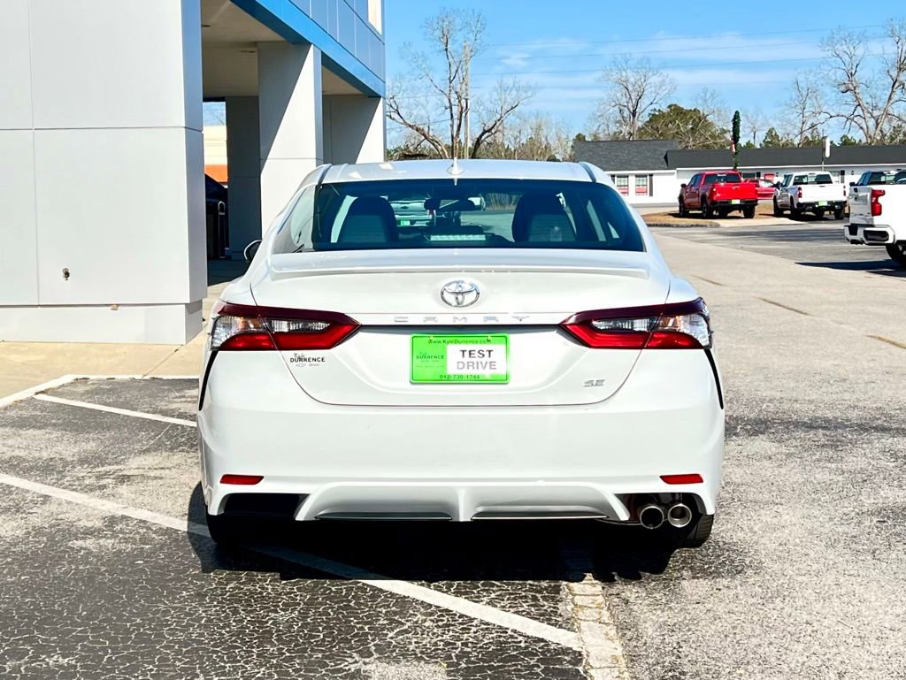 Used 2023 Toyota Camry SE image 5
