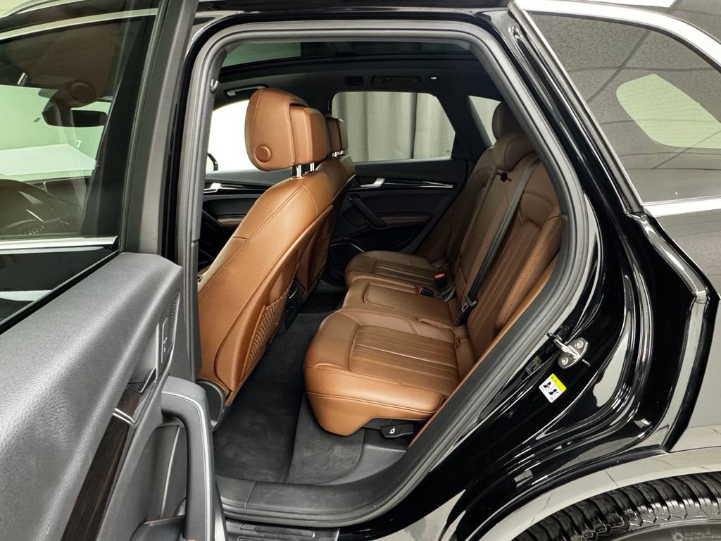 Used 2019 Audi Q5 2.0T Premium Plus w/ Premium Plus Package image 12
