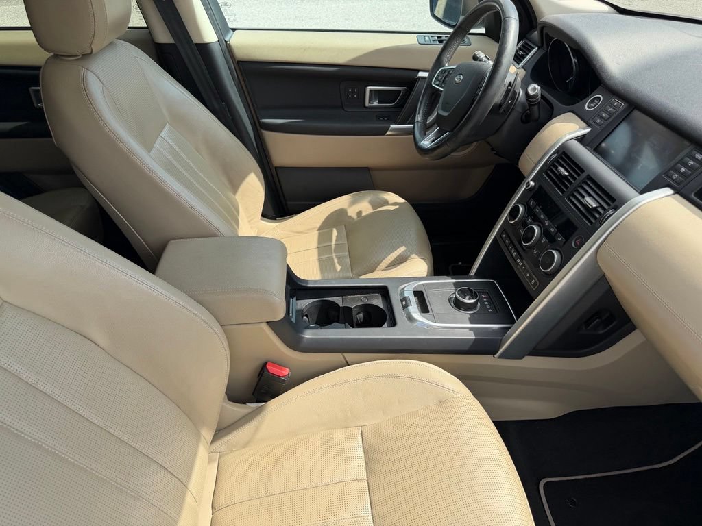 Used 2017 Land Rover Discovery Sport HSE AWD/4WD image 15