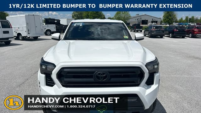 Used 2025 Toyota Tacoma SR5 AWD/4WD image 9