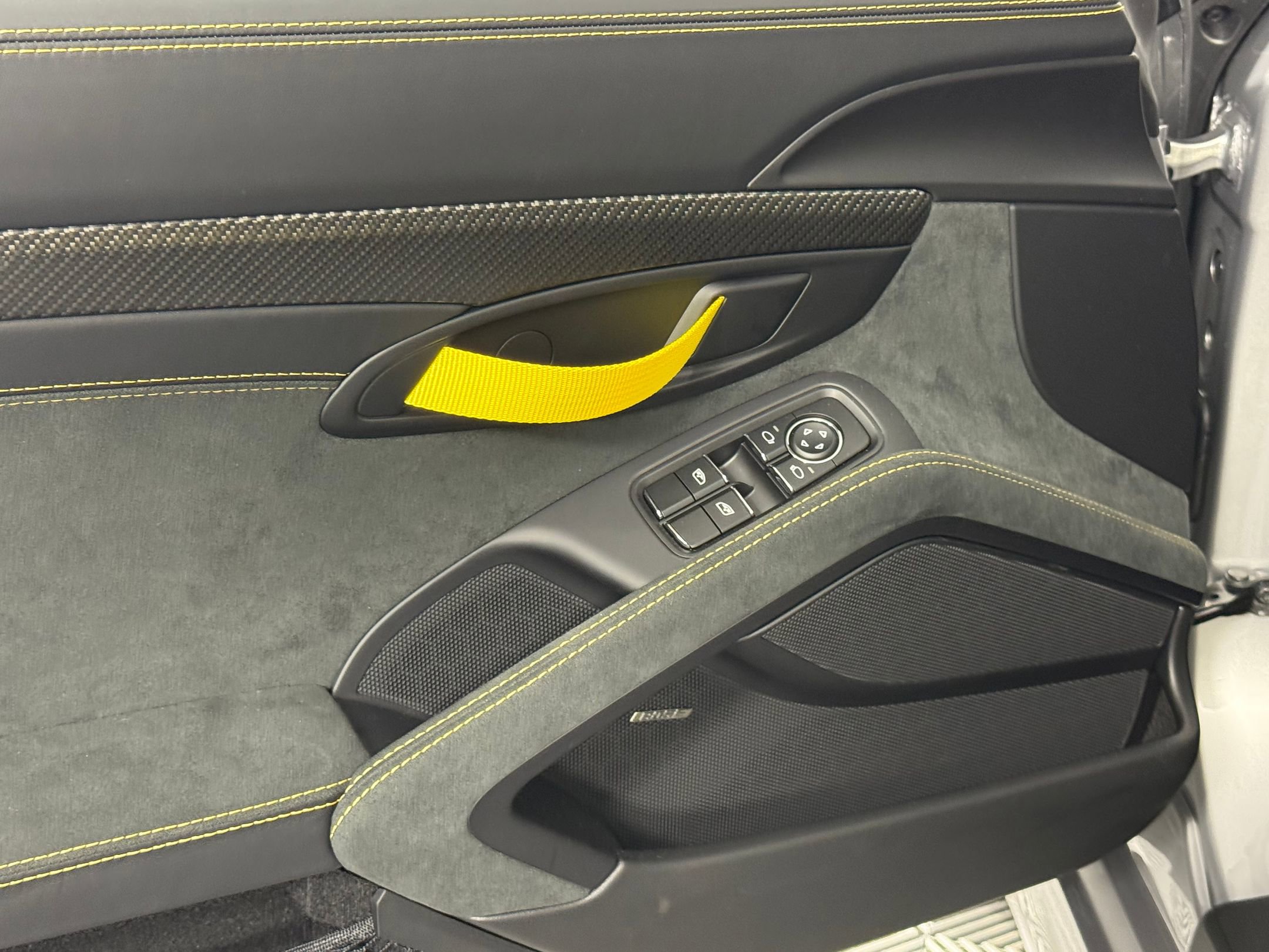 New 2025 Porsche 718 Cayman GT4 RS image 21