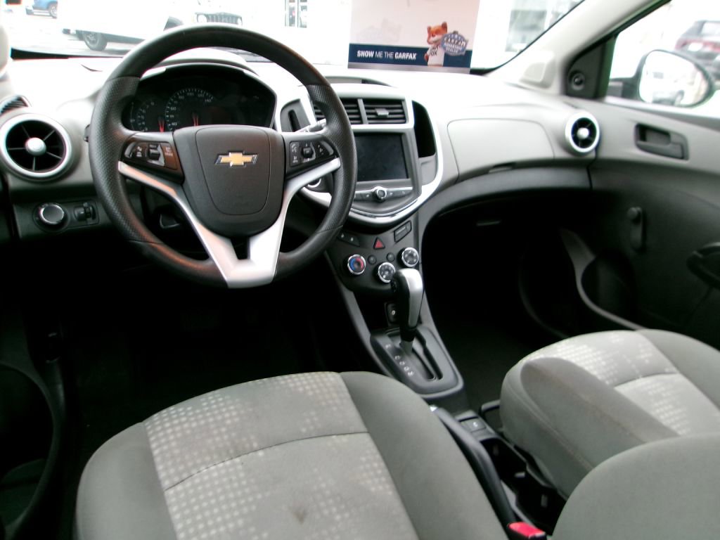 Used 2020 Chevrolet Sonic LT image 9