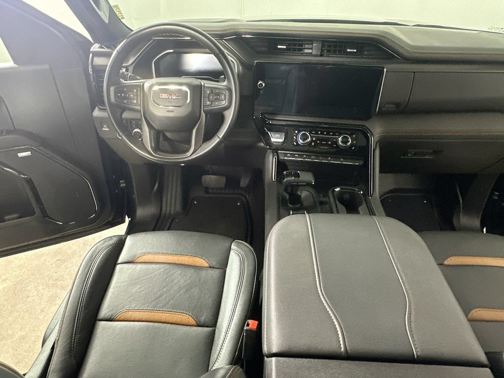 Used 2023 GMC Sierra 1500 AT4 w/ Technology Package AWD/4WD image 18