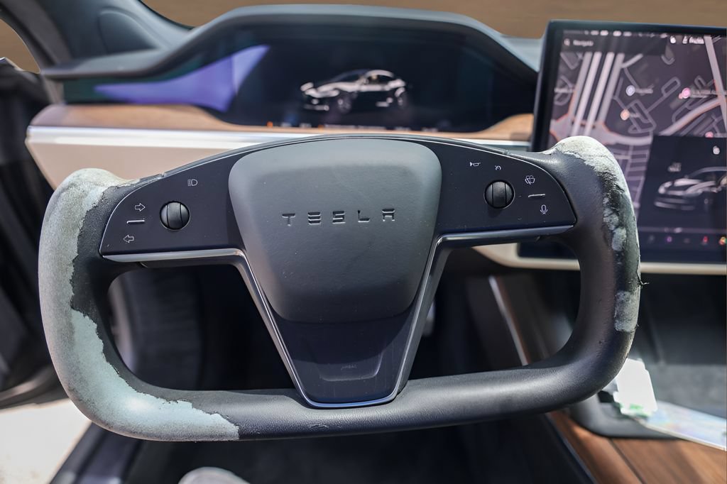 Used 2022 Tesla Model S AWD/4WD image 9