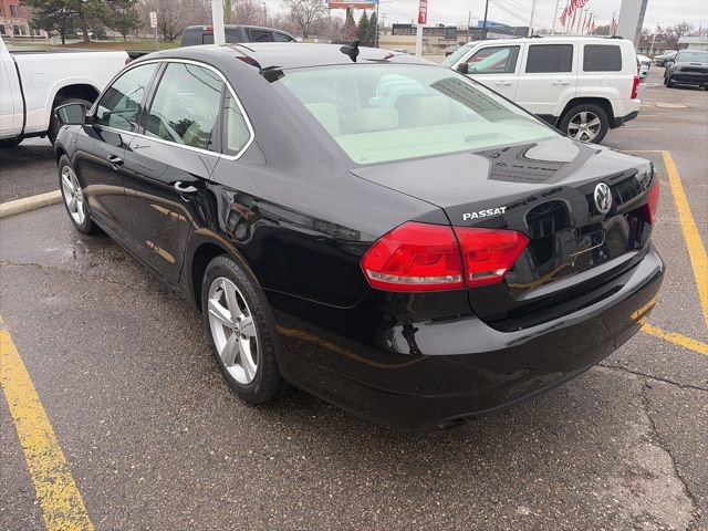 Used 2015 Volkswagen Passat 1.8T Limited Edition image 3