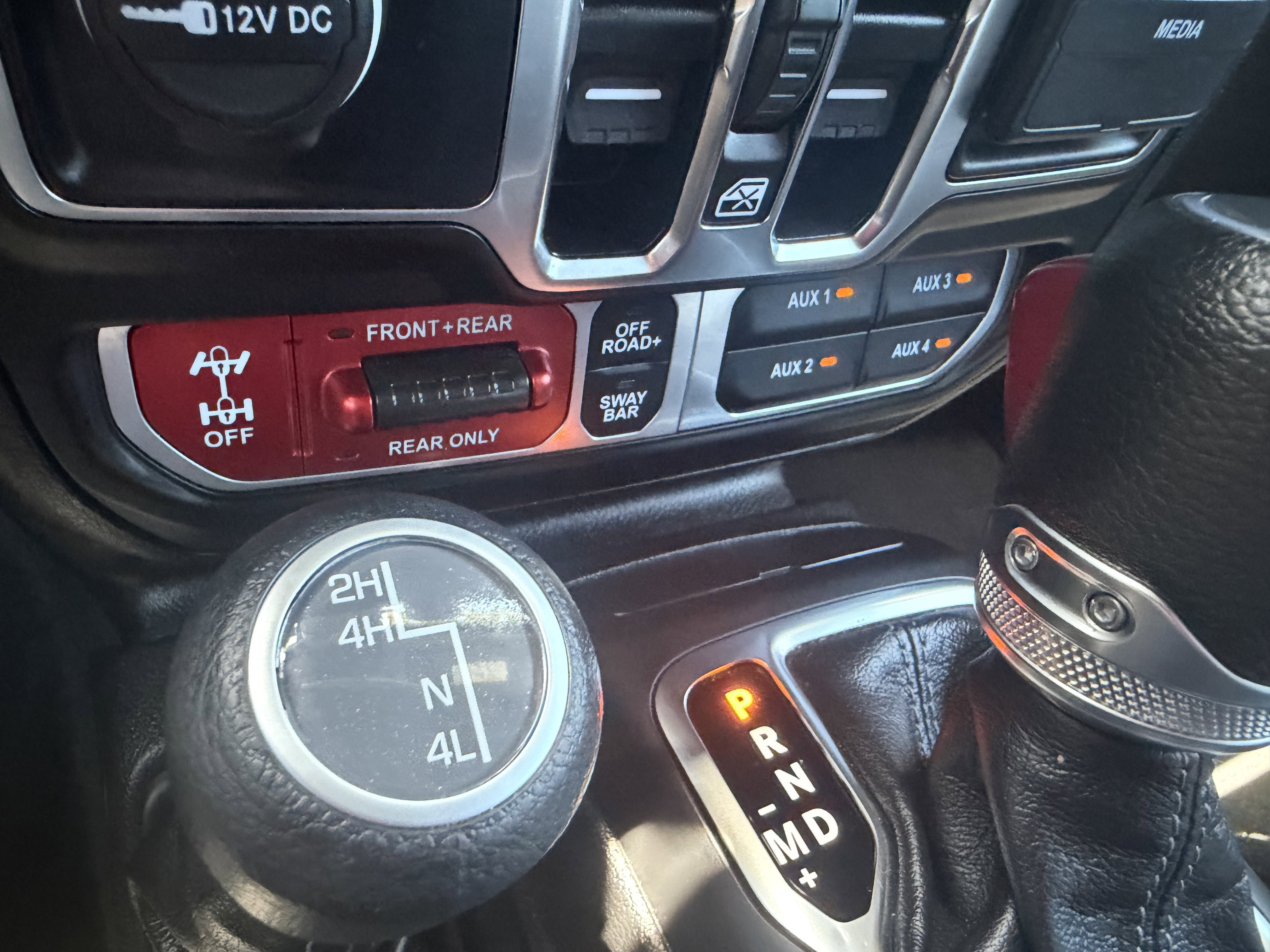 Used 2024 Jeep Wrangler Unlimited Rubicon AWD/4WD image 19