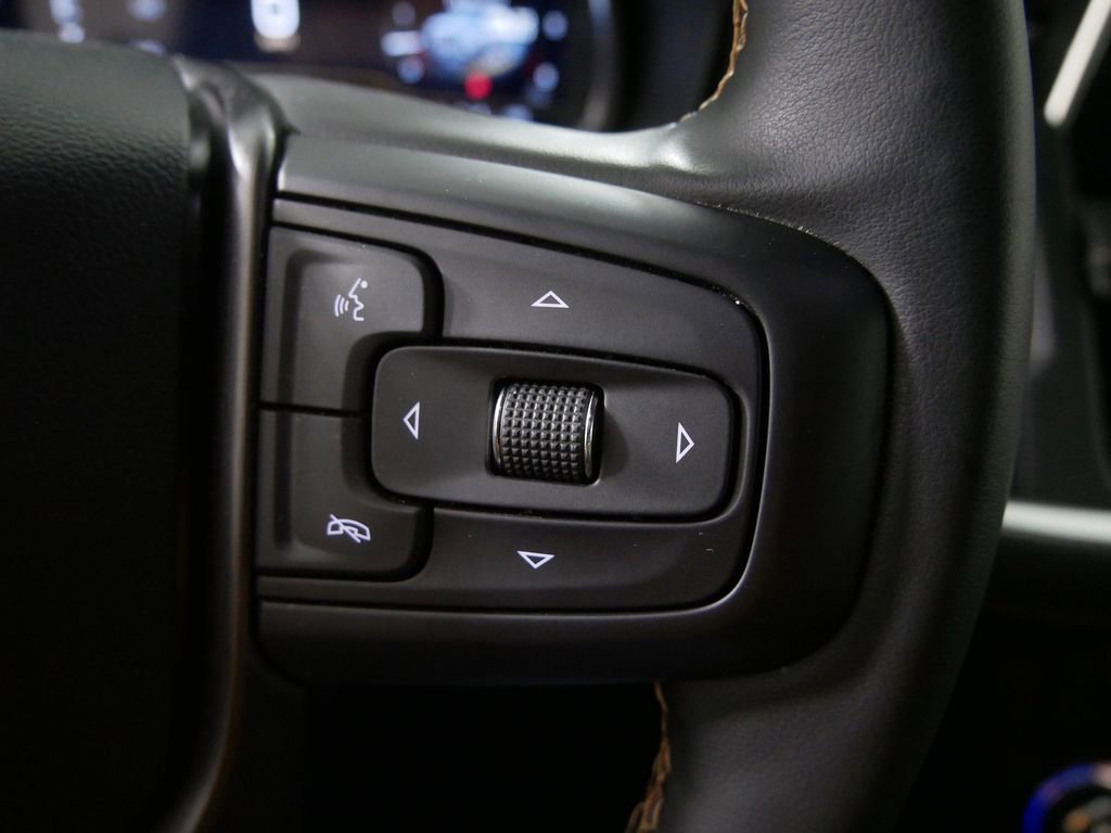 Used 2024 GMC Yukon AT4 w/ Technology Package image 23