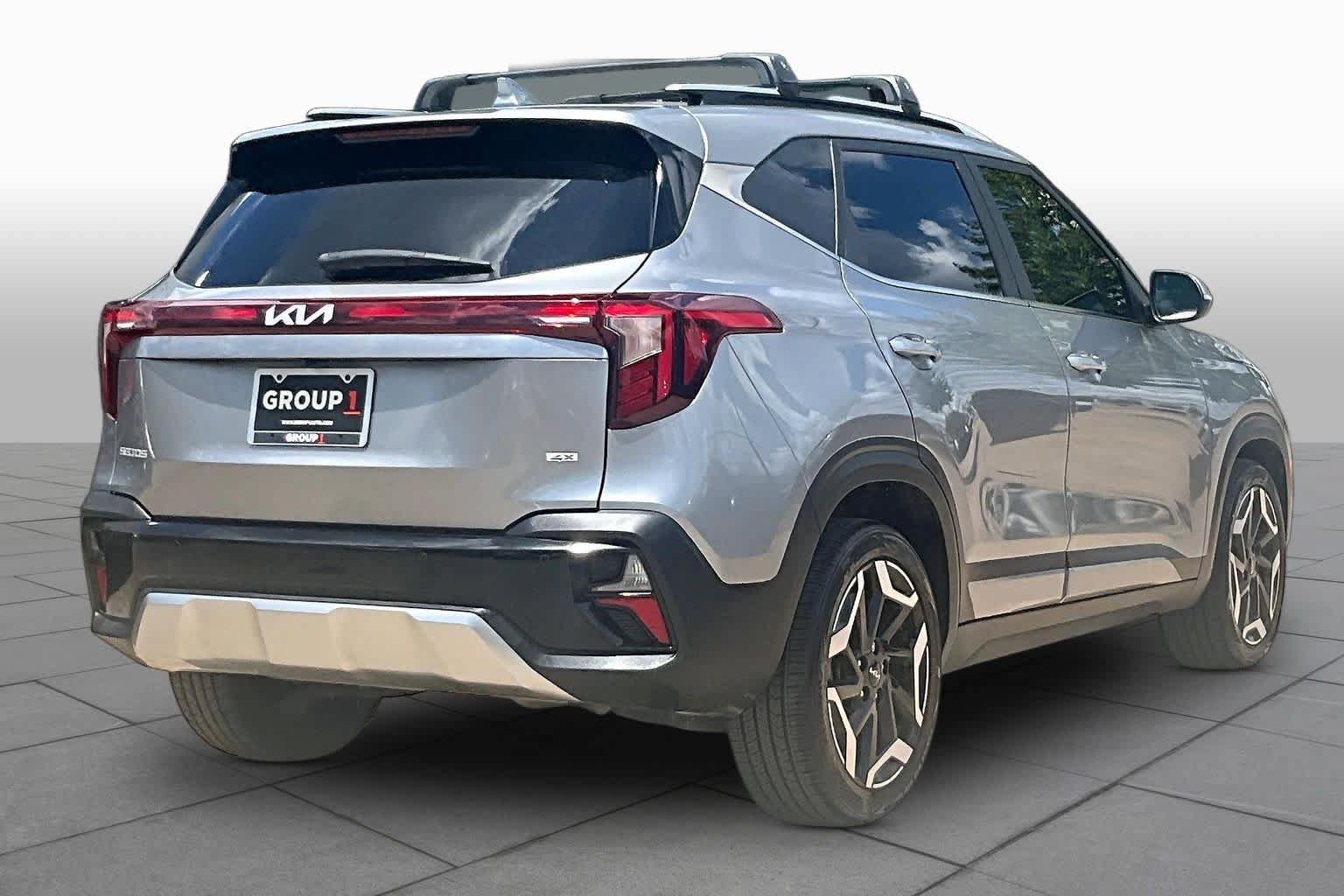 Certified 2025 Kia Seltos SX w/ SX Sunroof Package AWD/4WD image 13