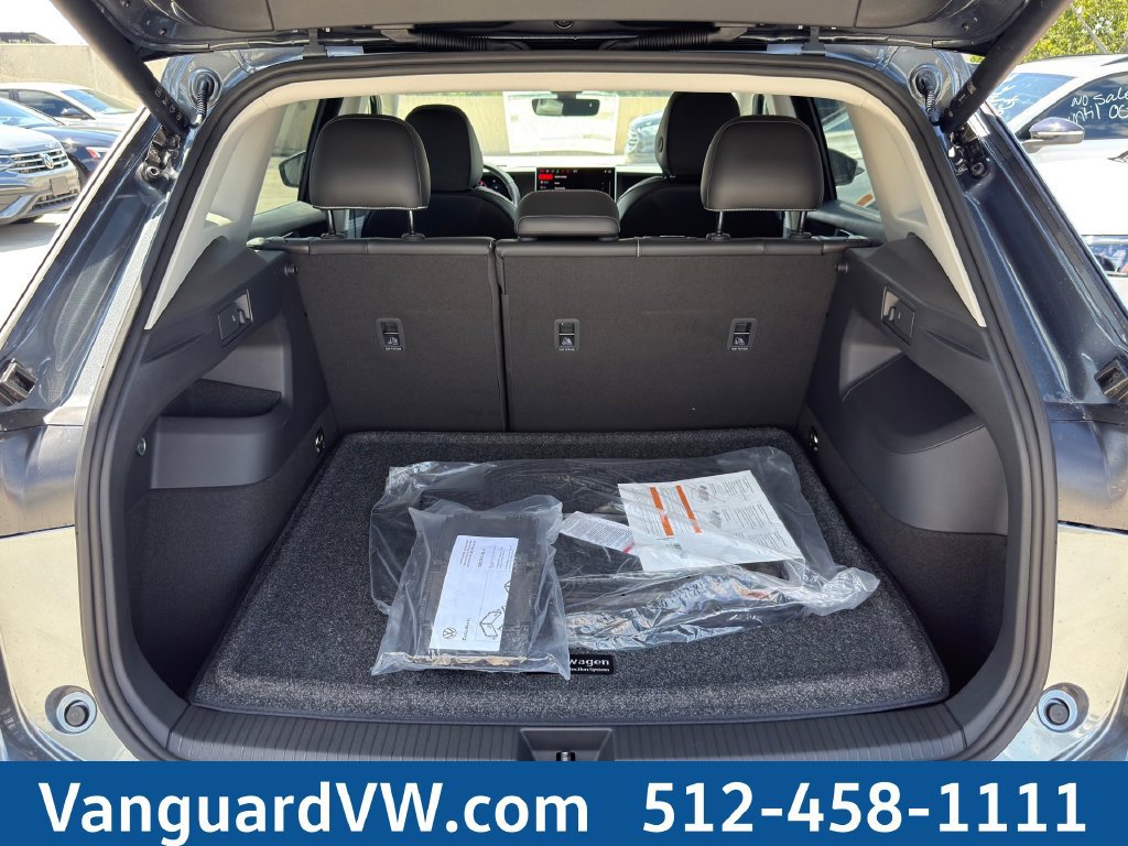 New 2026 Volkswagen Tiguan SE FWD image 10