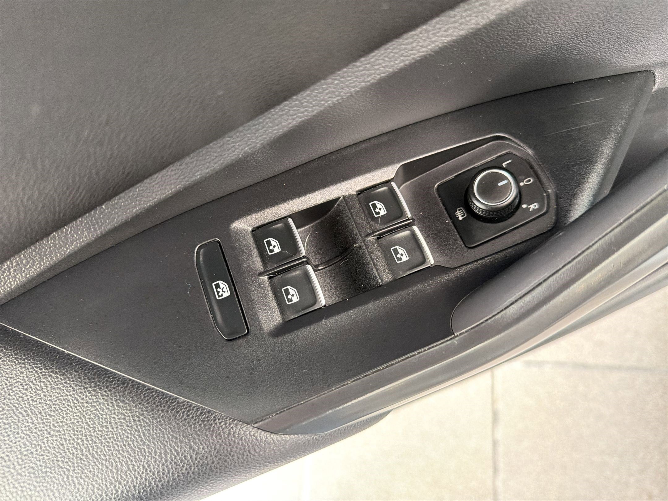 Used 2021 Volkswagen Jetta R-Line w/ R-Line Cold Weather Package image 13