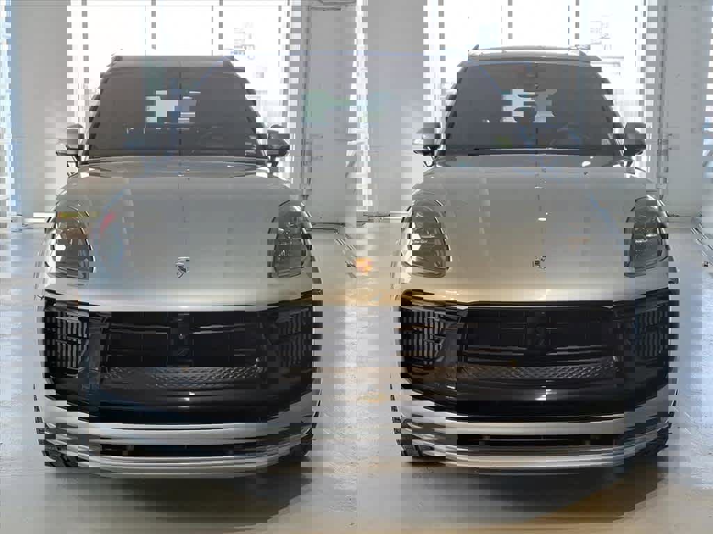 Used 2025 Porsche Macan GTS image 2