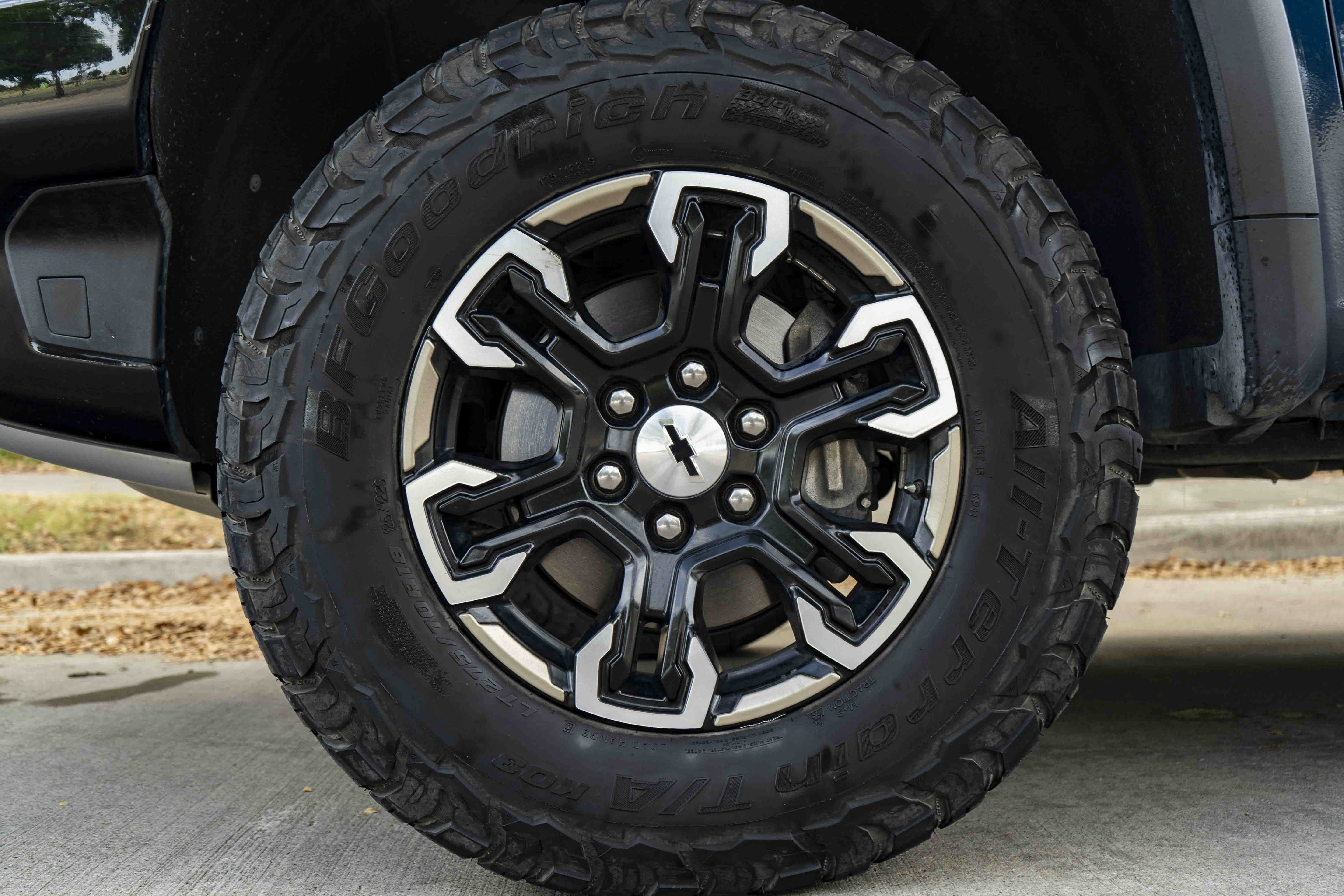 Used 2022 Chevrolet Silverado 1500 ZR2 w/ Technology Package AWD/4WD image 14