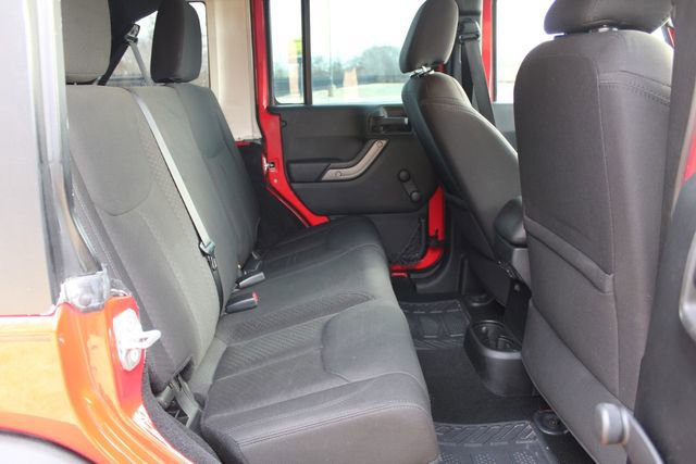 Used 2015 Jeep Wrangler Unlimited Sport w/ Connectivity Group AWD/4WD image 12