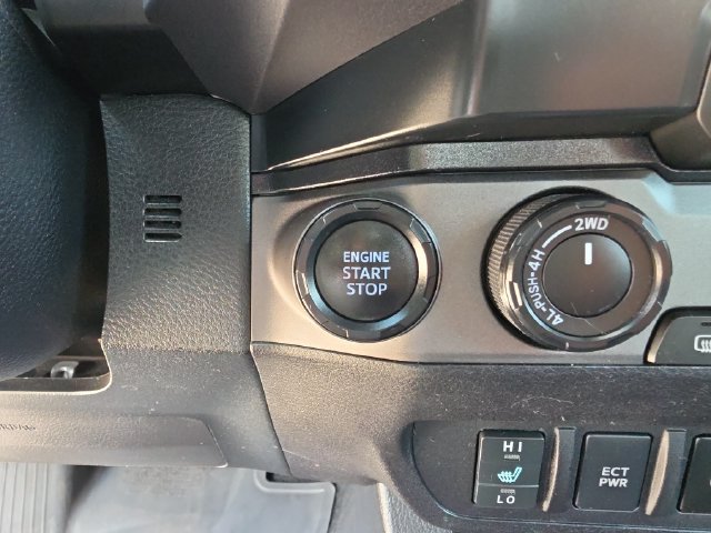 Used 2020 Toyota Tacoma TRD Sport AWD/4WD image 26
