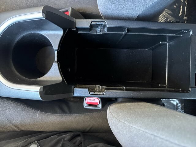 Used 2015 Toyota Prius Two w/ Preferred Accessory Package FWD image 34
