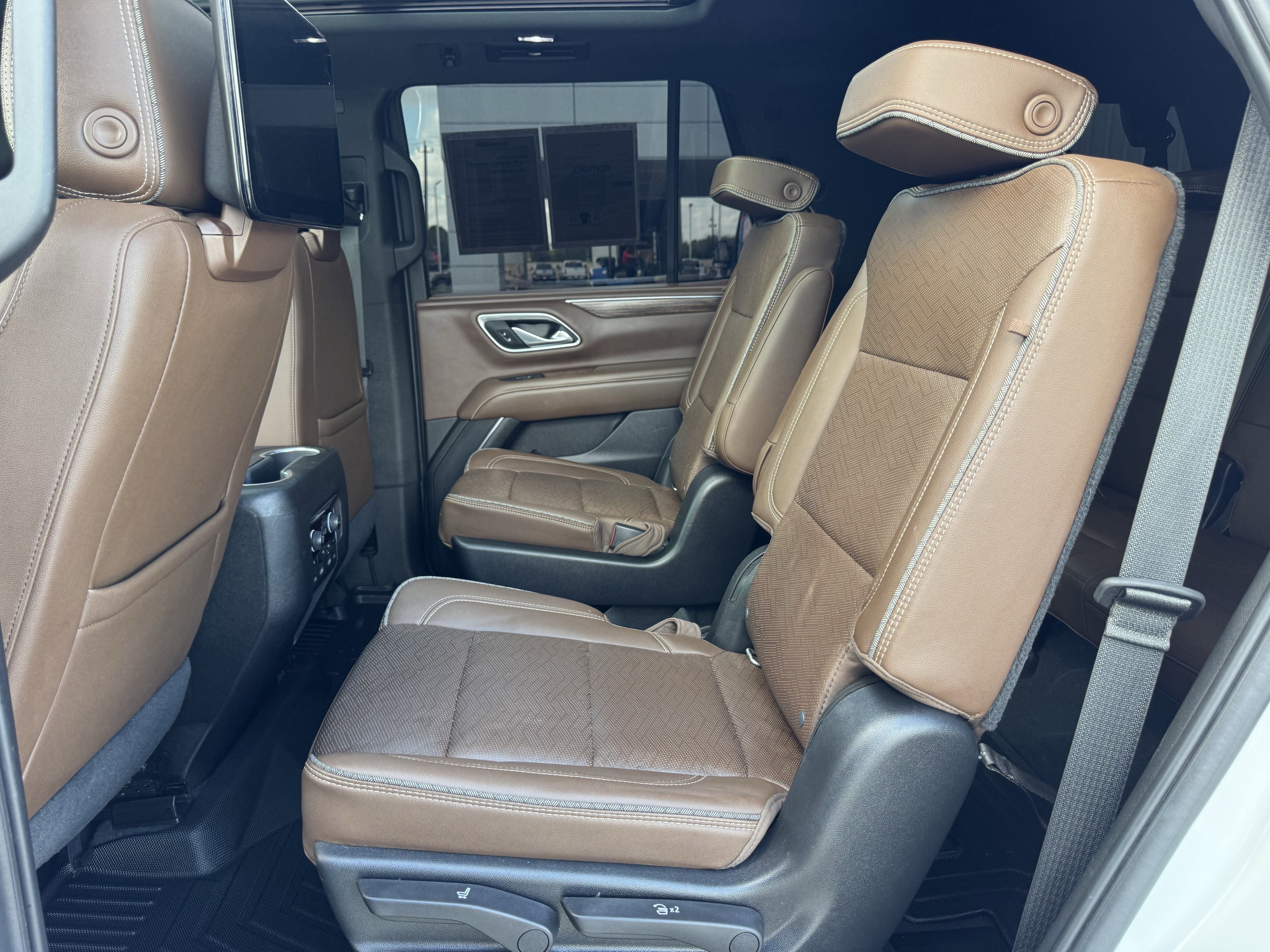 Used 2021 Chevrolet Tahoe High Country w/ Premium Package image 29