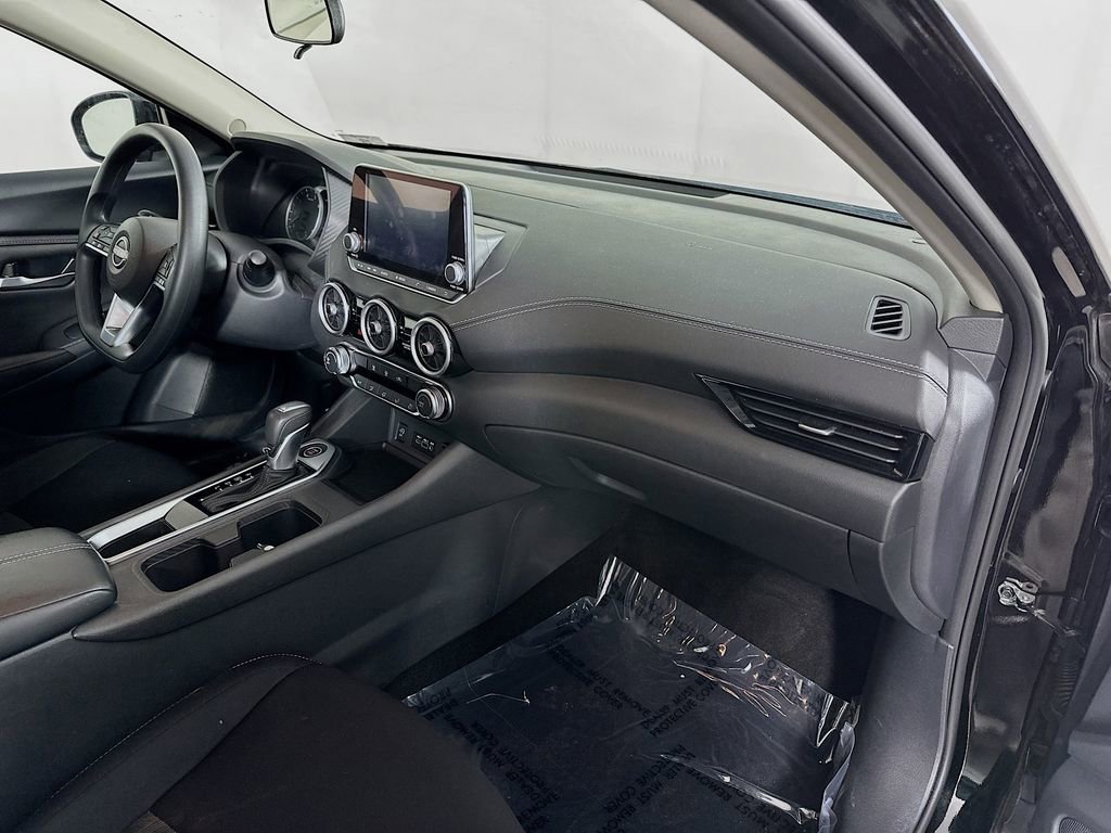 Used 2025 Nissan Sentra SV image 34