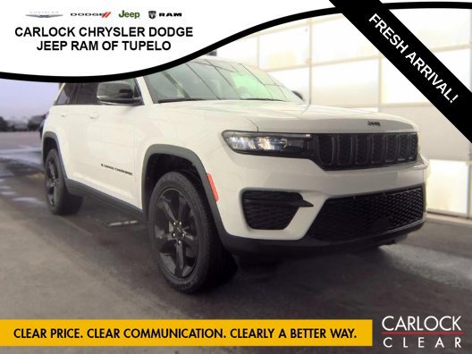Used 2023 Jeep Grand Cherokee Altitude AWD/4WD image 3