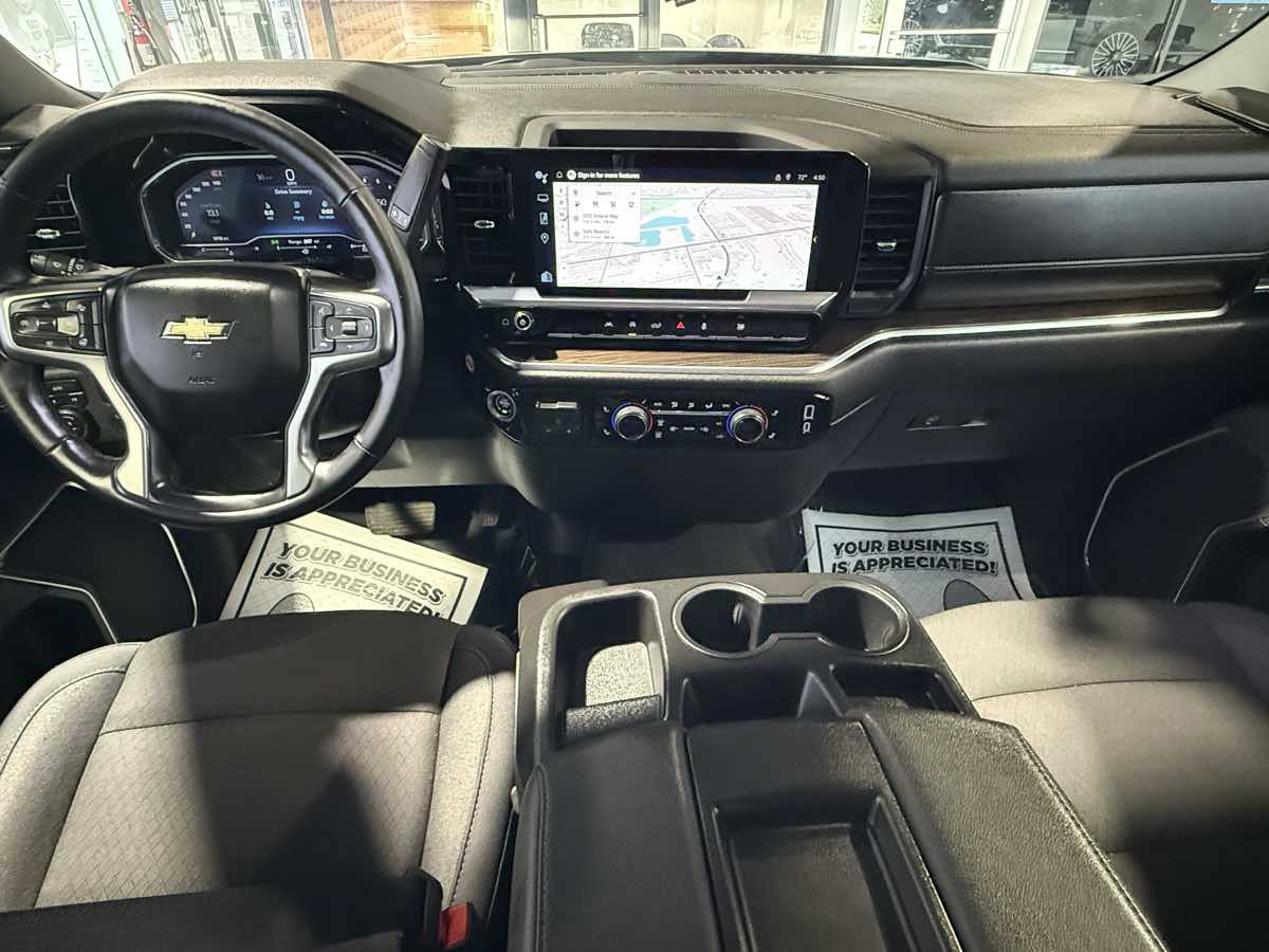 Used 2025 Chevrolet Silverado 1500 LT AWD/4WD image 37
