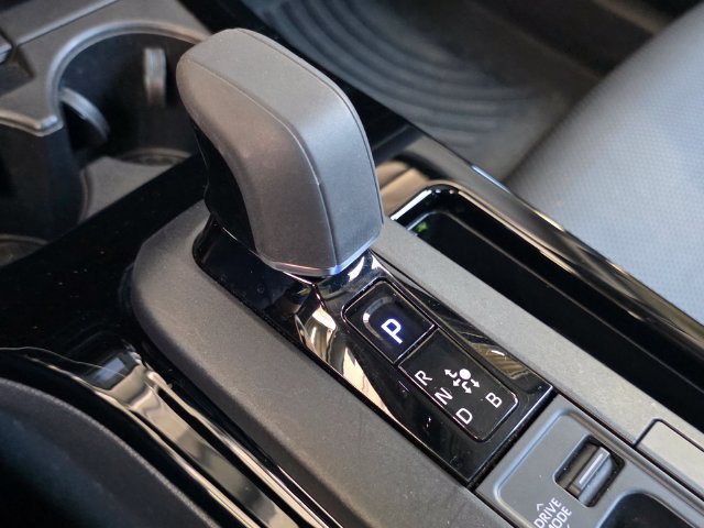 Used 2024 Toyota Prius XLE FWD image 24