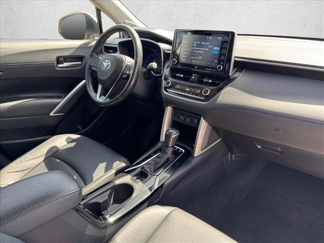 Used 2022 Toyota Corolla Cross XLE w/ Convenience Package AWD/4WD image 24