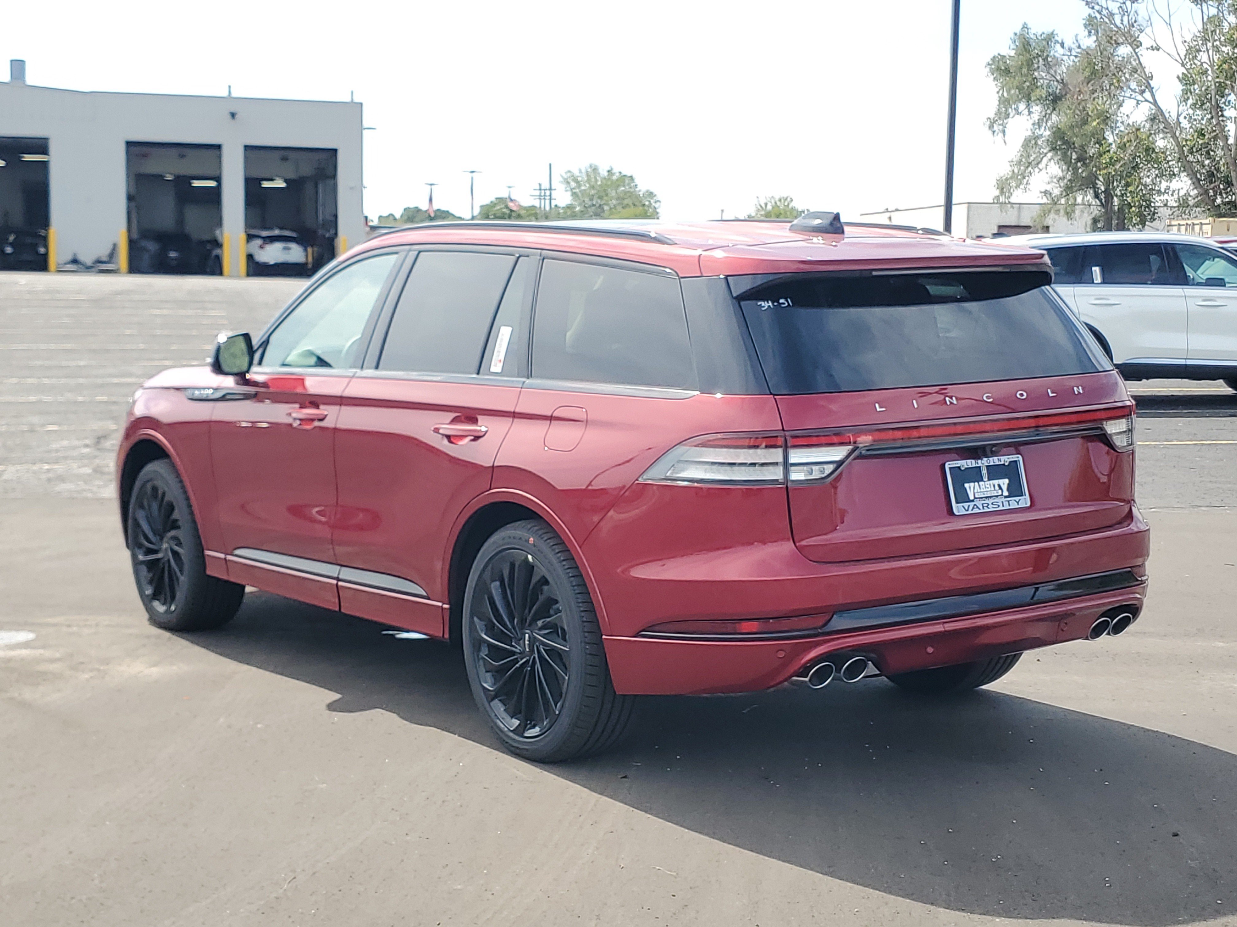 New 2027 Lincoln Aviator Reserve AWD/4WD image 3