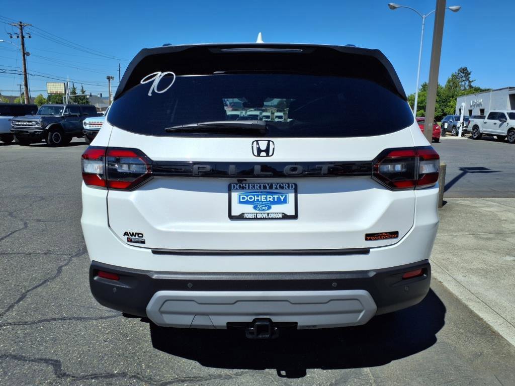 Used 2024 Honda Pilot TrailSport image 8