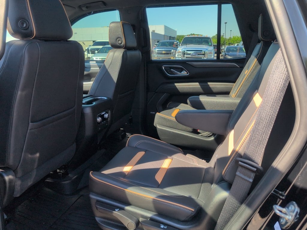 Used 2023 GMC Yukon AT4 w/ AT4 Premium Package AWD/4WD image 16
