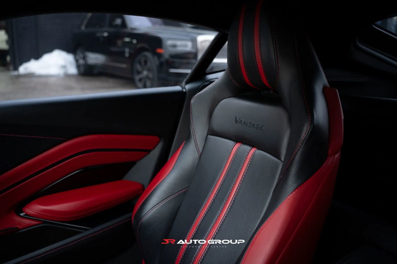 Used 2019 Aston Martin V8 Vantage Coupe image 14