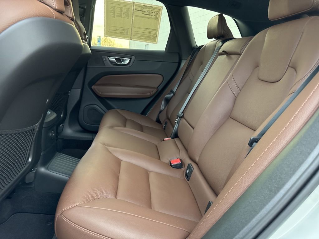 Used 2024 Volvo XC60 T8 Plus w/ Protection Package Premier image 15