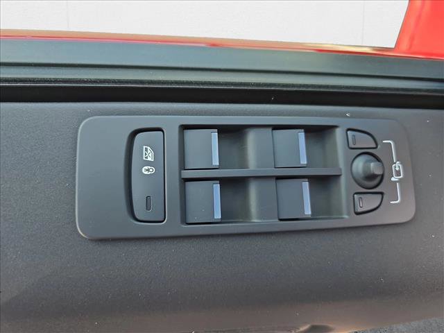 New 2025 Land Rover Discovery Sport S image 28