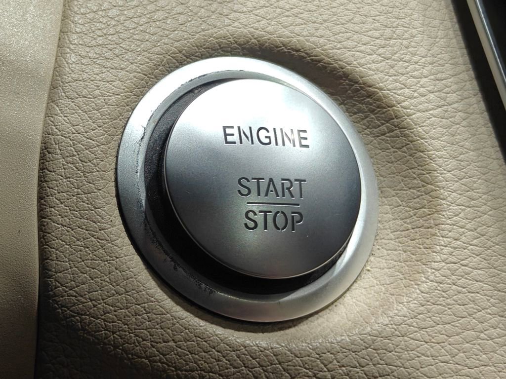 Used 2016 Mercedes-Benz C 300 4MATIC Sedan image 15