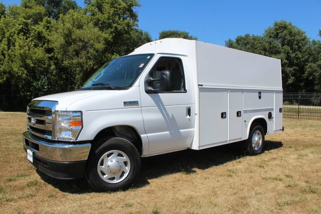 Used 2026 Ford E-350 and Econoline 350 Super Duty w/ Power Equipment Group RWD image 1