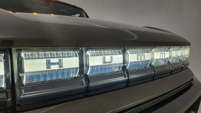 Used 2025 GMC Hummer EV 2X w/ LPO, Sport Package image 16