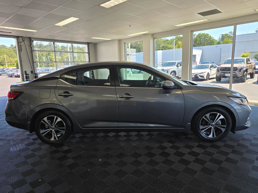 Used 2021 Nissan Sentra SV FWD image 2