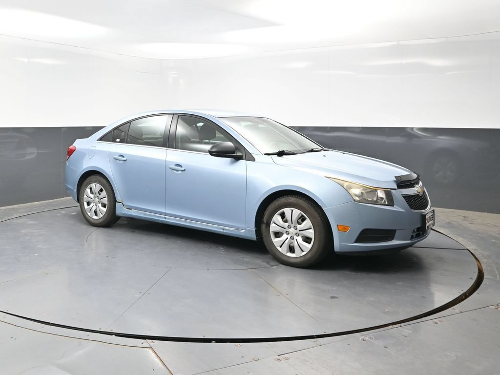 Used 2012 Chevrolet Cruze LS FWD image 3