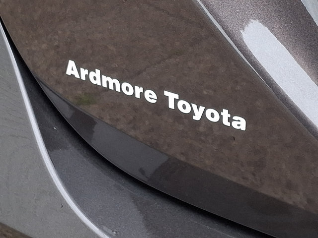 Used 2018 Toyota Camry LE FWD image 30