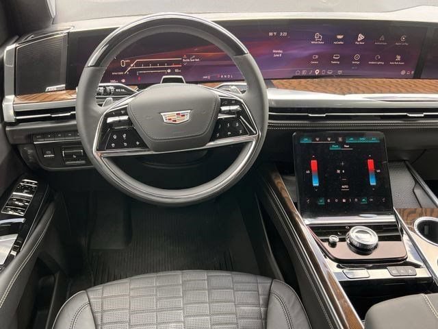 New 2026 Cadillac Escalade Platinum Sport w/ LPO, ONYX Package AWD/4WD image 11