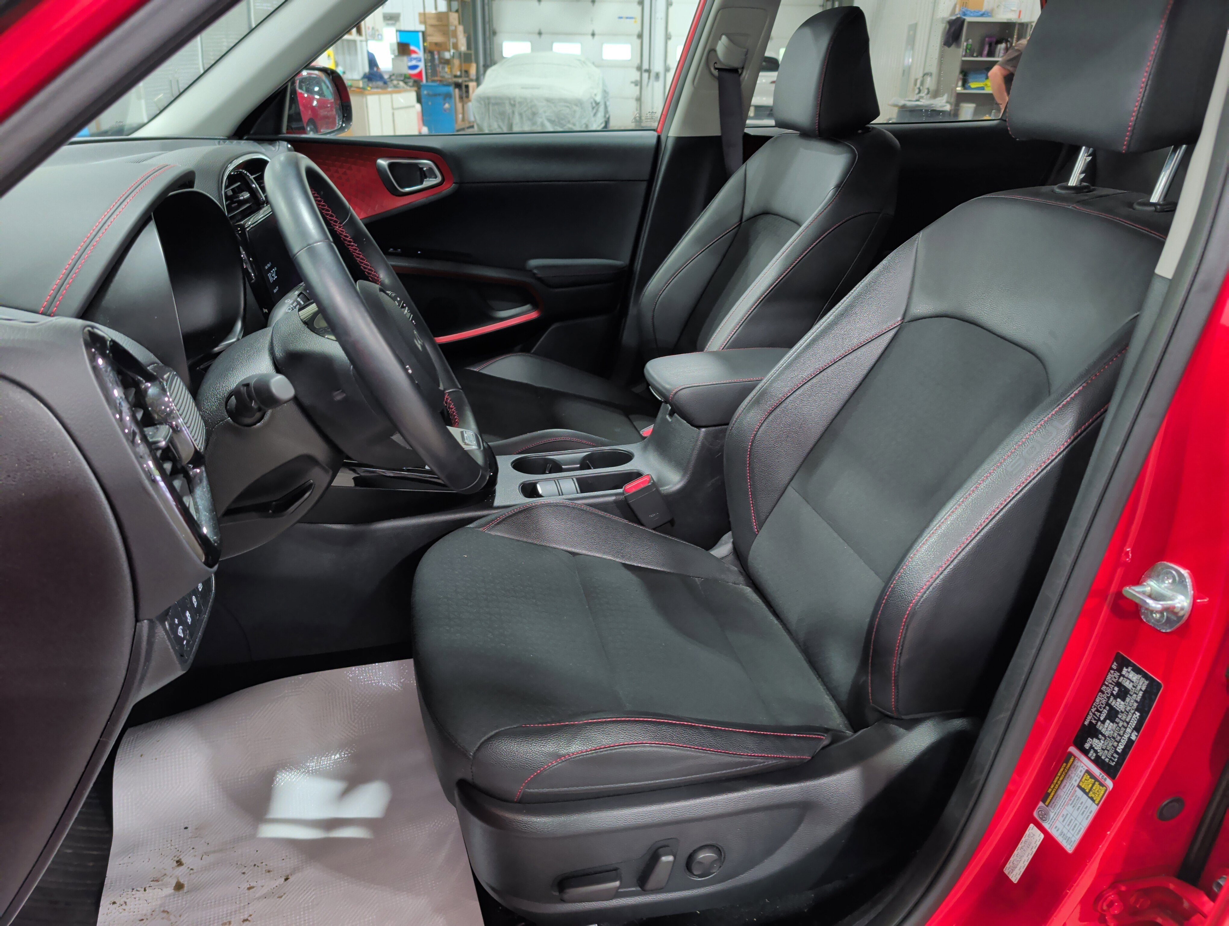Used 2024 Kia Soul GT-Line w/ GT-Line Technology Package FWD image 7