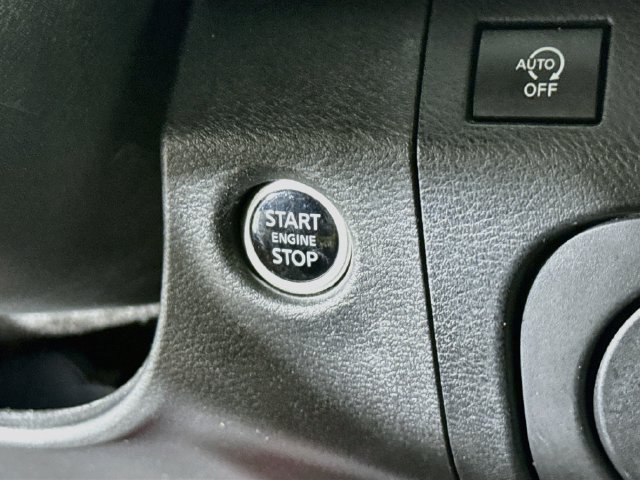 Used 2025 Nissan Frontier SV RWD image 18