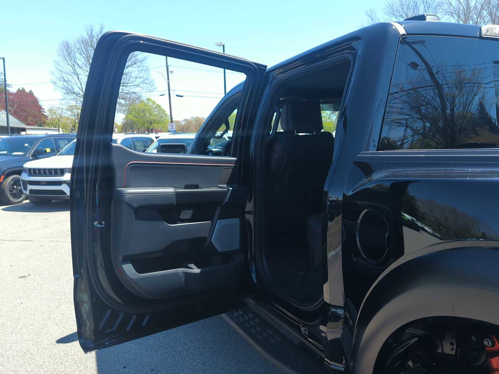 Used 2025 Ford F150 Raptor AWD/4WD image 28