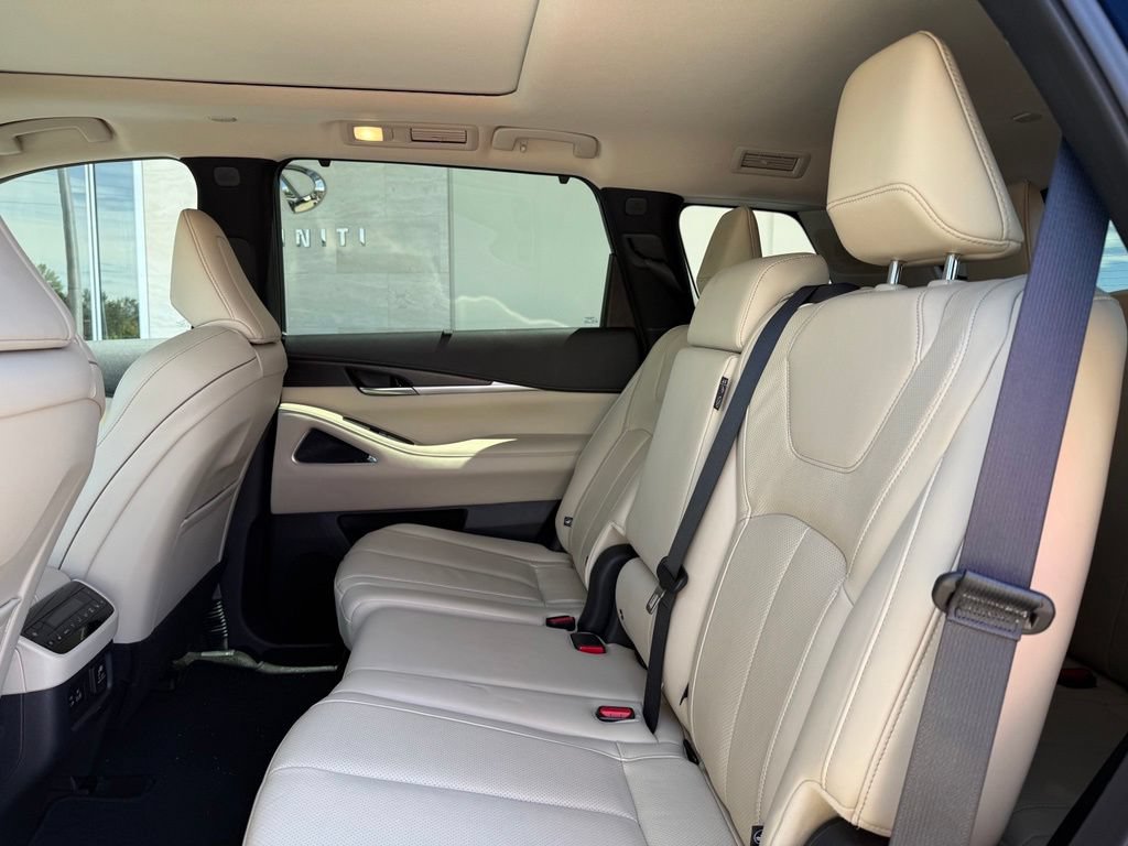 Used 2025 INFINITI QX60 Sensory AWD/4WD image 9
