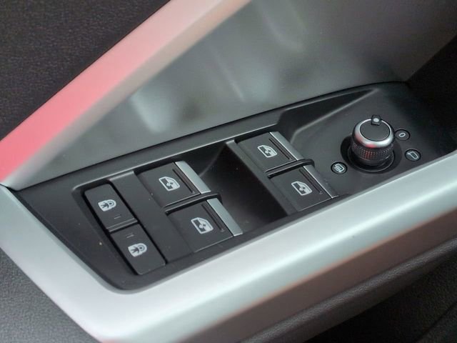 Used 2020 Audi Q3 2.0T Premium w/ Convenience Package image 30