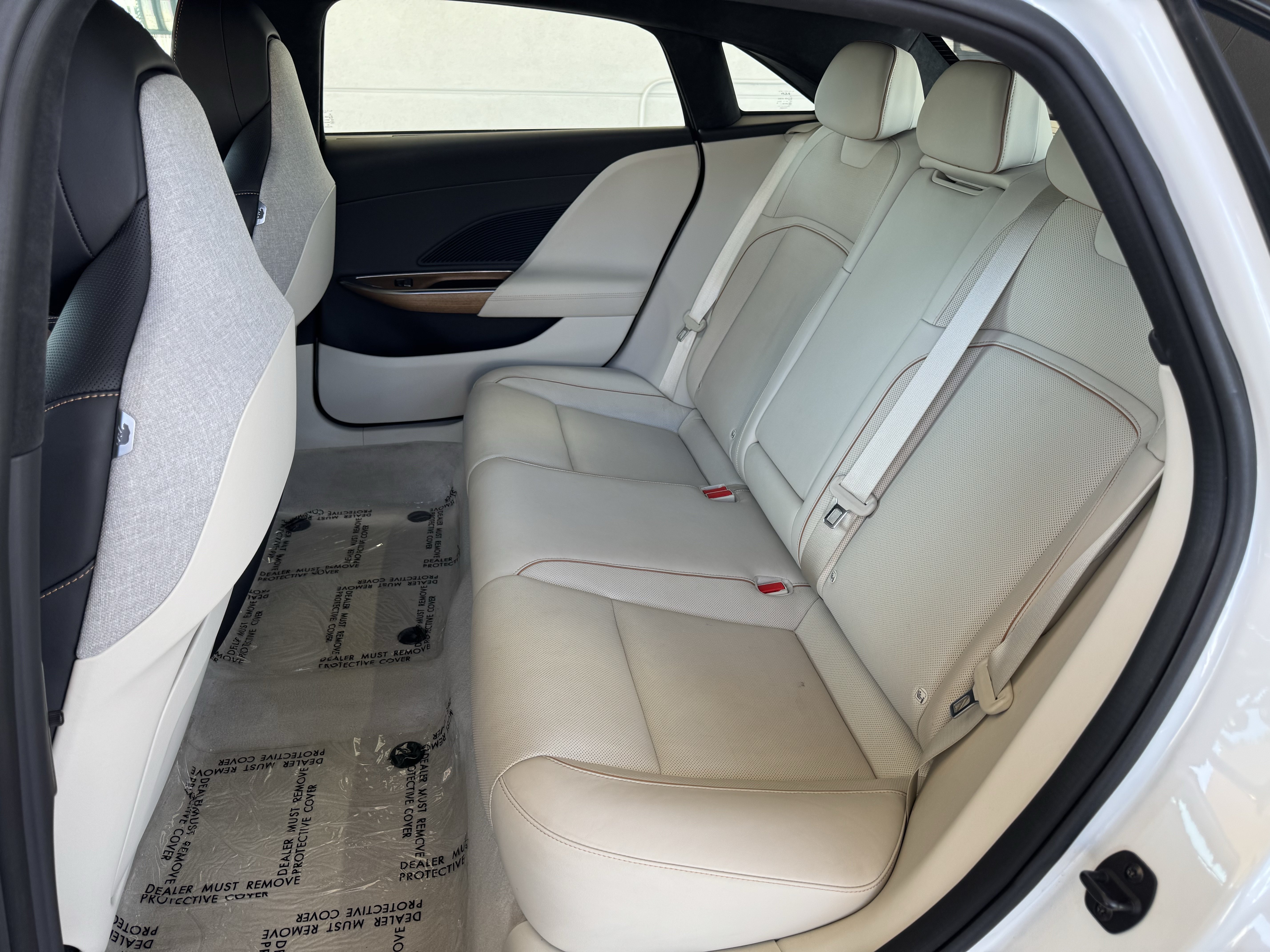 Used 2024 Lucid Air Touring AWD/4WD image 34