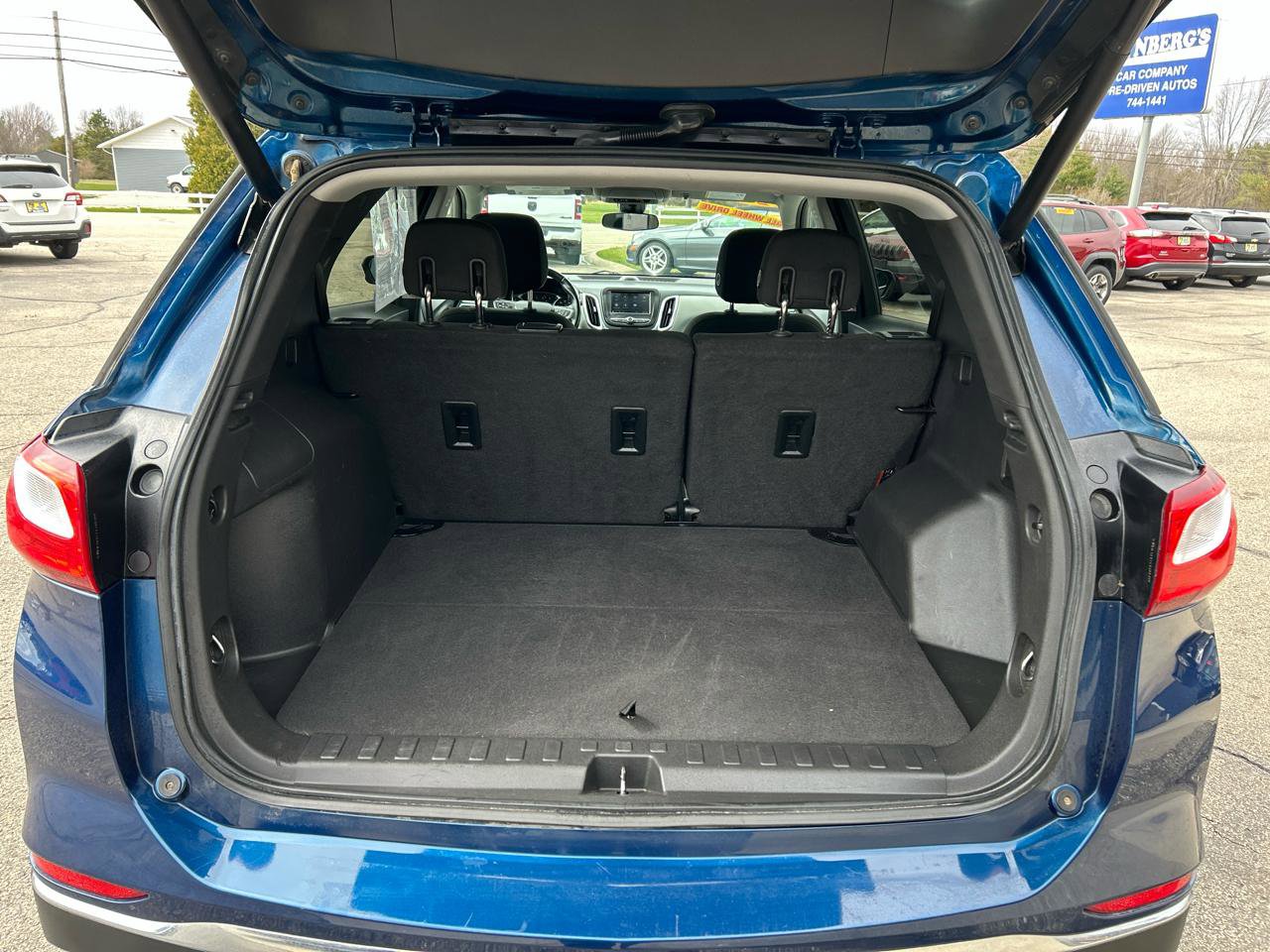 Used 2020 Chevrolet Equinox LT w/ Driver Convenience Package image 23