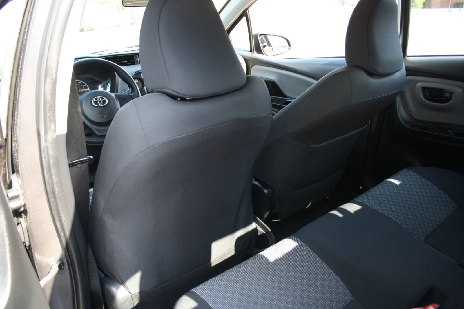 Used 2015 Toyota Yaris L FWD image 13