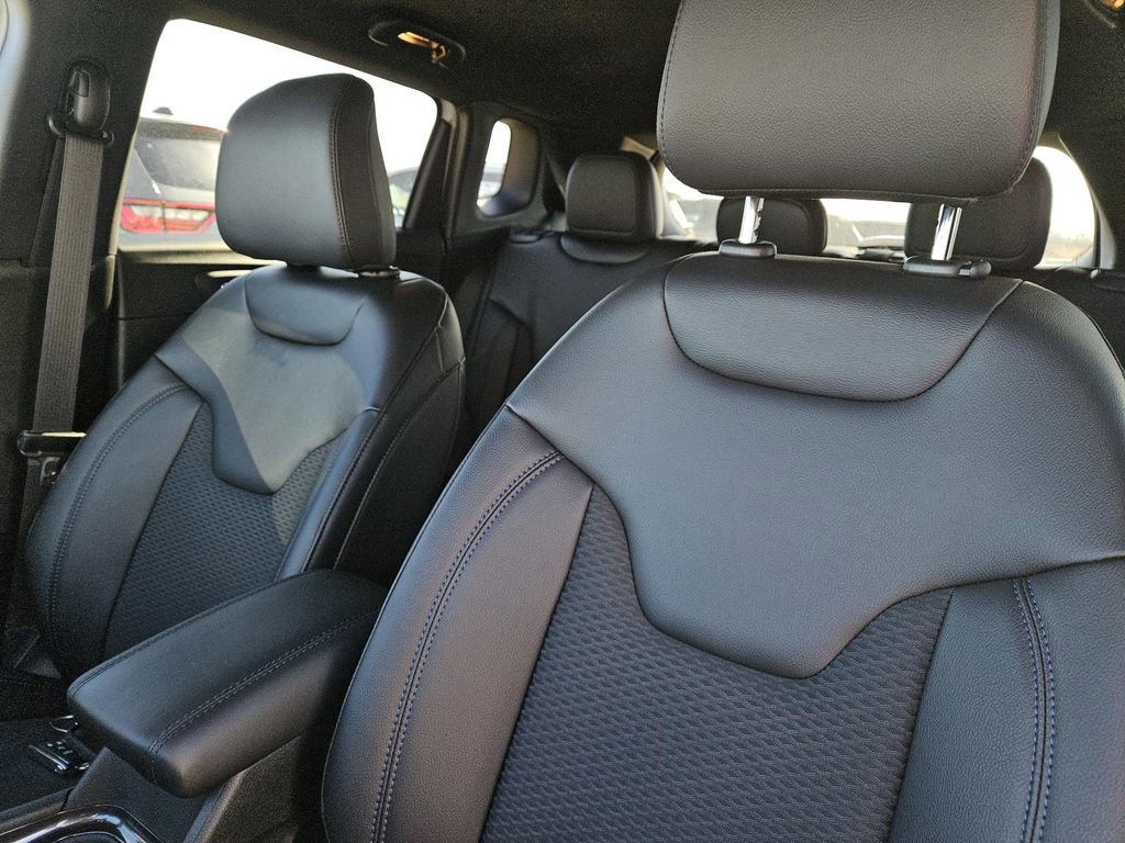 New 2026 Jeep Compass Latitude image 21