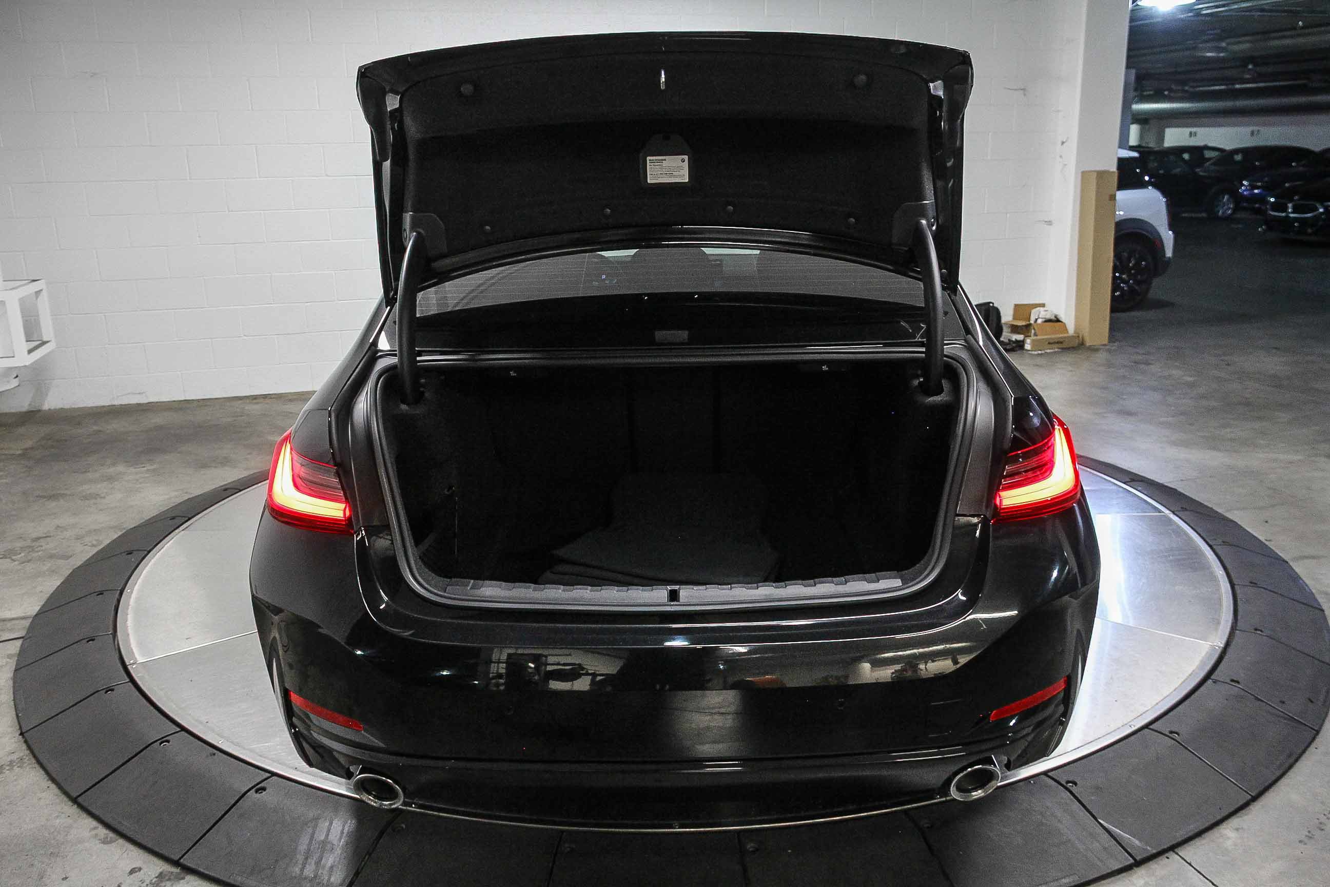 Used 2024 BMW 330i Sedan w/ Convenience Package image 27